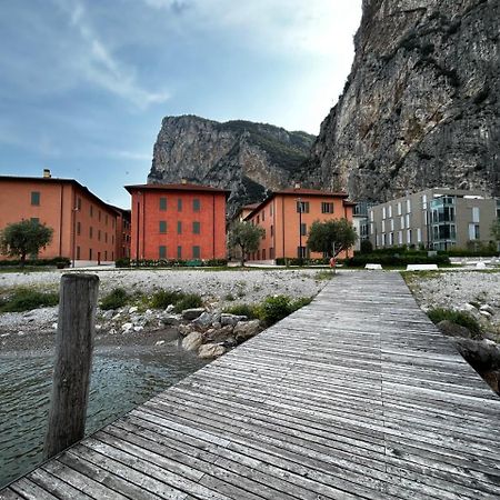 Dv Garda Suite Campione del Garda Esterno foto
