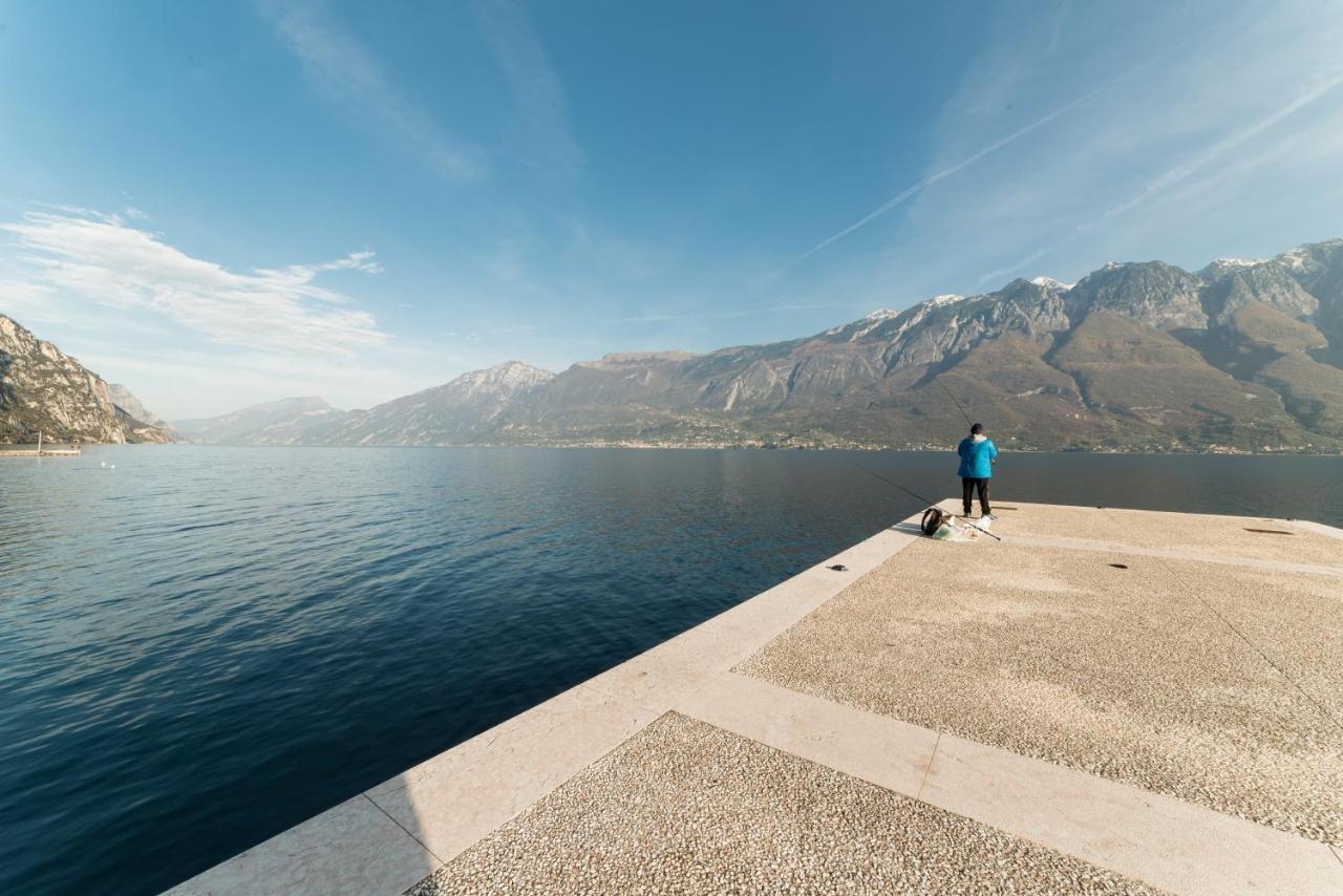 Dv Garda Suite Campione del Garda Esterno foto