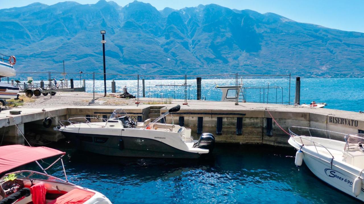 Dv Garda Suite Campione del Garda Esterno foto