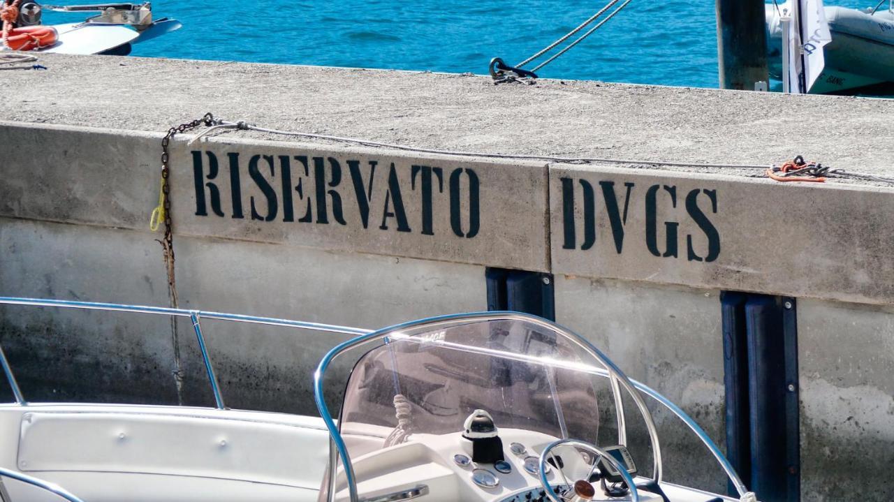 Dv Garda Suite Campione del Garda Esterno foto