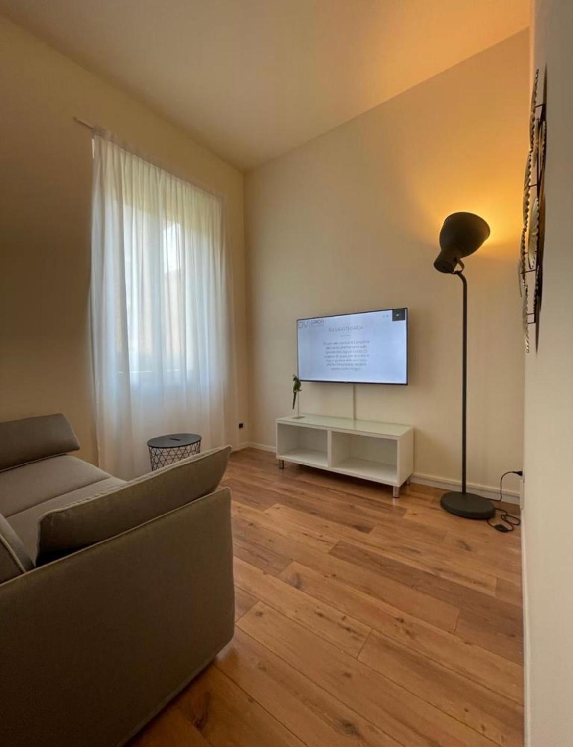 Dv Garda Suite Campione del Garda Esterno foto